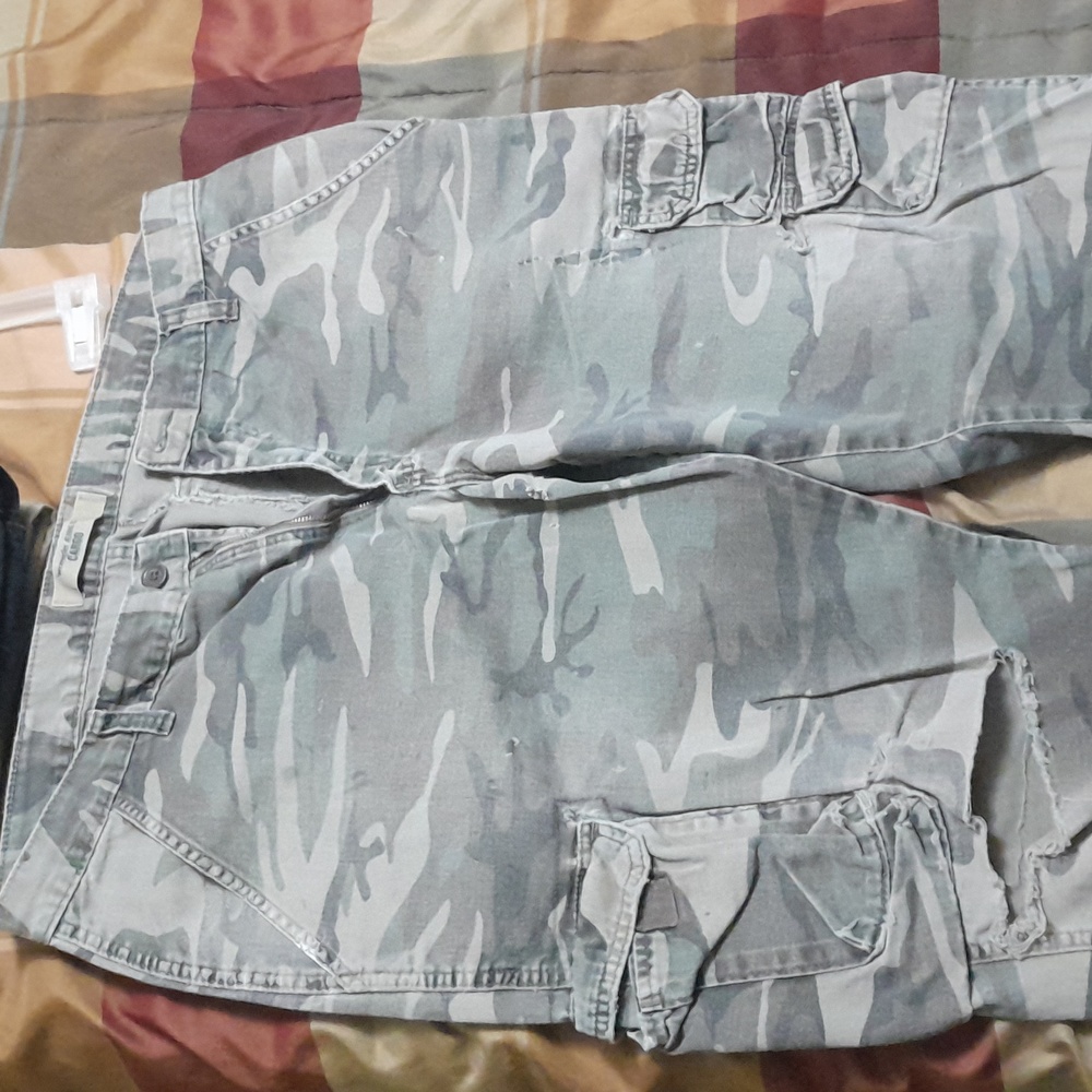 Wrangler Jean company camo cargo pants 36x32 - Picture 7 of 8